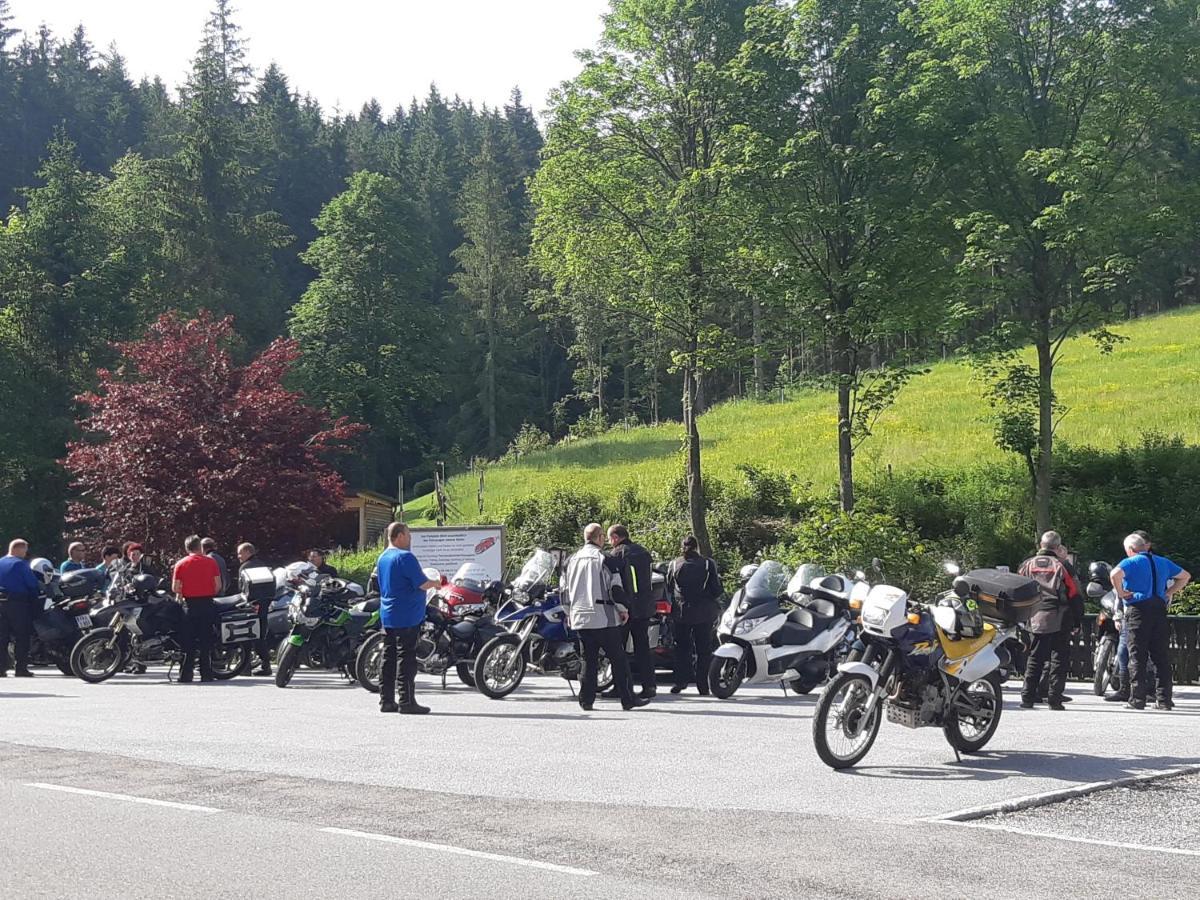 Gasthof Klug Zum Ehrensepp Modriach Esterno foto