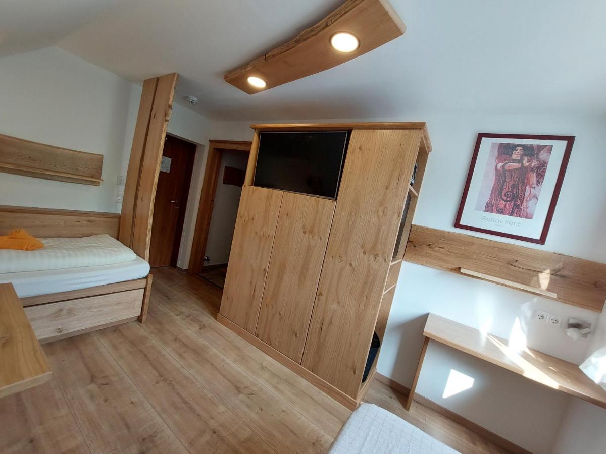 Gasthof Klug Zum Ehrensepp Modriach Esterno foto